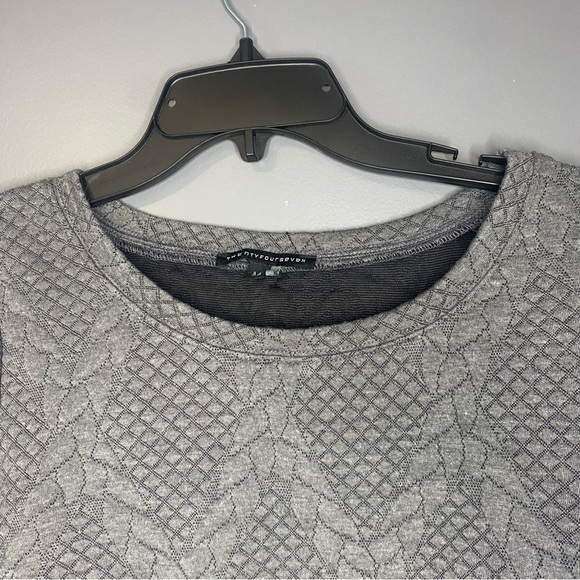 Chic Minimalist Twentyfourseven Grey Textured Pullover Sweater Cozy & Stylish - Picture 3 of 12